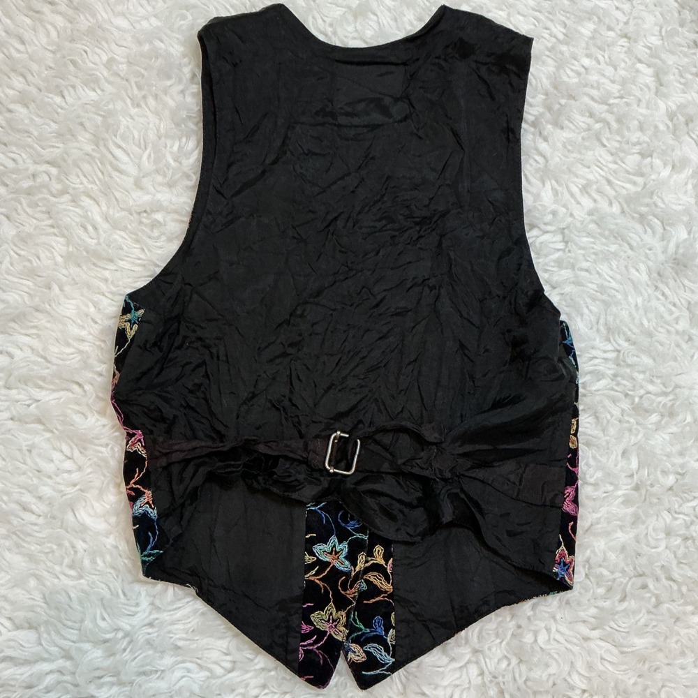 Vintage GUESS by Georges Marciano Embroidered Velvet Vest Made USA Floral Boho M - Picture 6 of 8